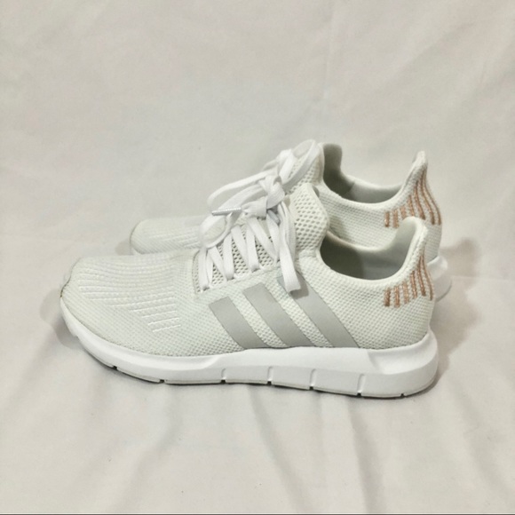 NWT and Box white Women’s Adidas Swift Run size 8 - Picture 7 of 7